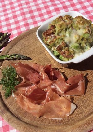 Une photo de Gratin d'Avocat aux Asperges Vertes