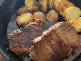 Lomo y papas doradas