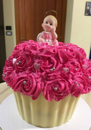 Una foto de Cupcake gigante baby shower femenino