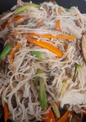 Una foto de Fideos en Salsa Teriyaki