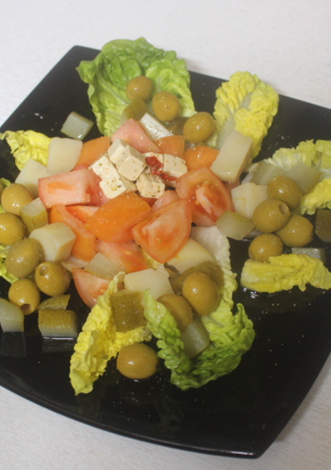 Una foto de Ensalada verde y roja