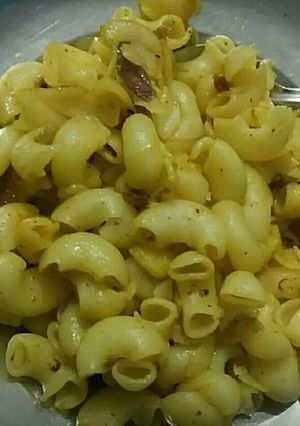 A picture of Macaroni.