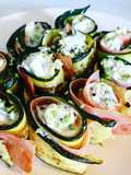 Rollos de calabaza rellenos de queso de cabra y espinacas