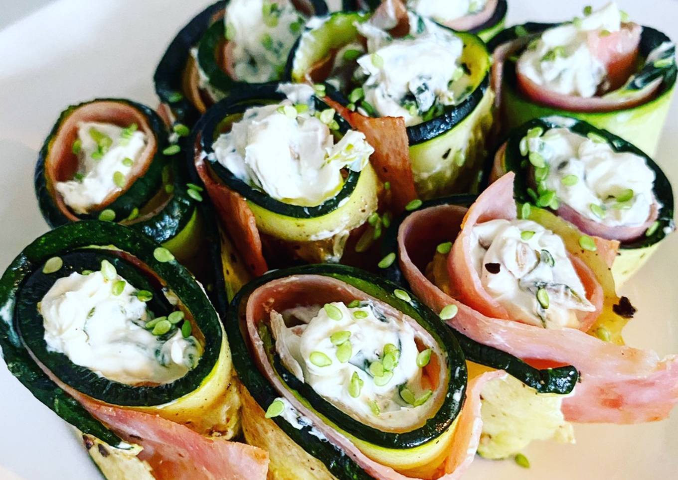 Rollos de calabaza rellenos de queso de cabra y espinacas