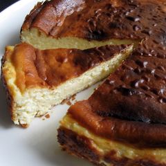 A picture of Basque Cheesecake ‘Tarta De Queso’.