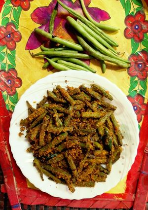 বীনস আর বেসন এর সবজি(Ben's r Beson r sabji recipe in bengali) রেসিপির প্রধান ছবি