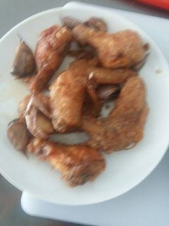 Una foto de Alitas de pollo rebozadas en harina y huevo
