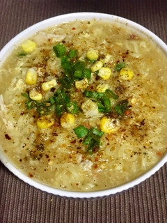 A picture of Instant noodles chicken soup.