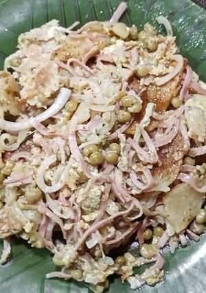 Una foto de Revuelto gramajo con papa al horno mmmm !!!! 😋😋😉