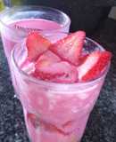 Vaso (copa) light de frutilla con base de tarta