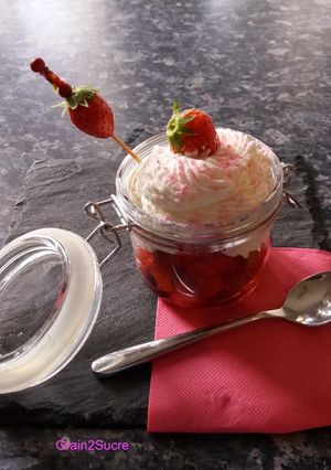 Une photo de Tartare de fraises à la mousse de mascarpone