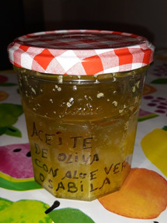 Una foto de Aceite de oliva gelificado con aloe vera
