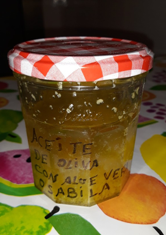 Una foto de Aceite de oliva gelificado con aloe vera