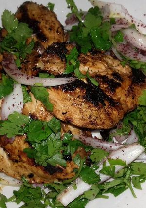 صورة لوصفة دجاج مشوي بخلطه لذيذه