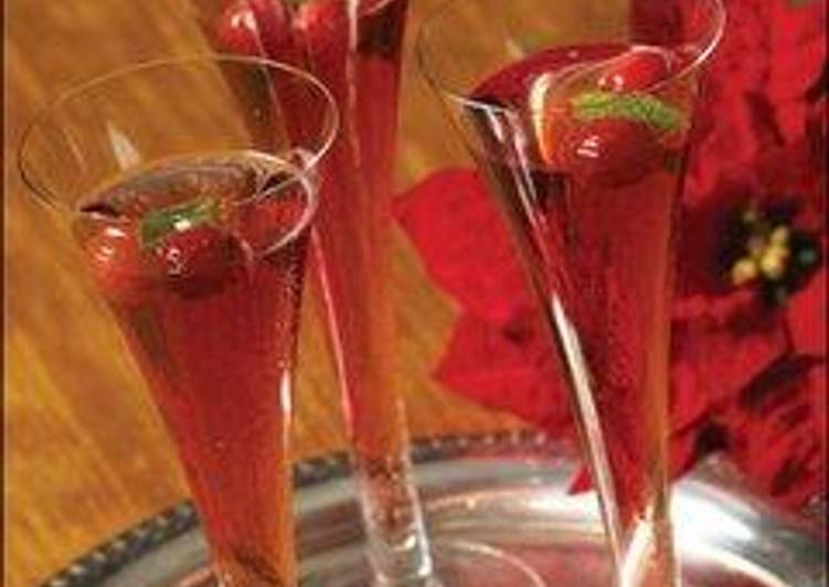 Strawberry liqueur