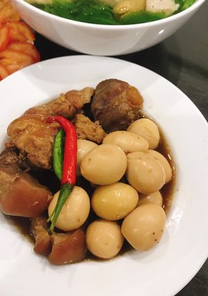Hình của món Thịt kho trứng không cần nước dừa.