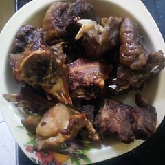 A picture of Fried goat meat.