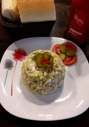 عکسی از دستور سالاد الویه با کالباس