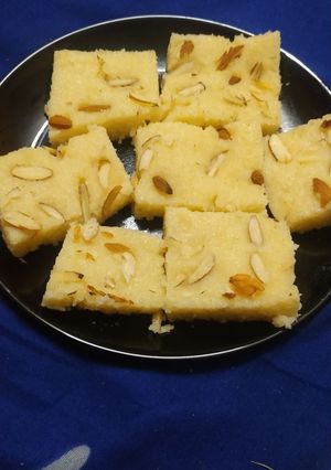 ரவா பர்பி(rava burfi recipe in tamil) செய்முறை முக்கிய புகைப்படம்