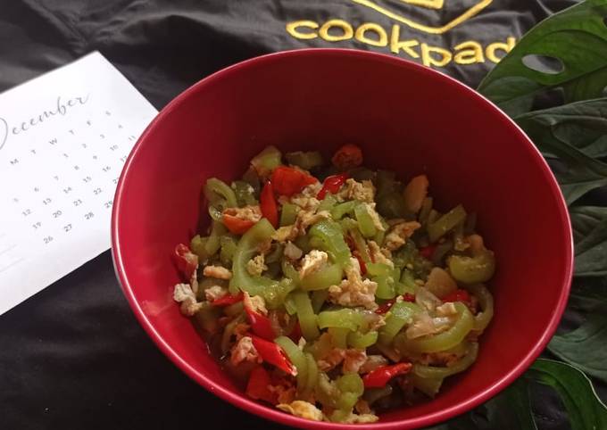 Wajib coba! Cara praktis membuat Tumis Pare Belut Telur yang gurih