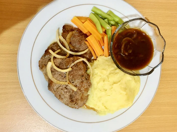 Cara Mudah Menyiapkan Resep Beef steak with Teriyaki sauce yang Bikin Ngiler Anti Ribet, Sempurna