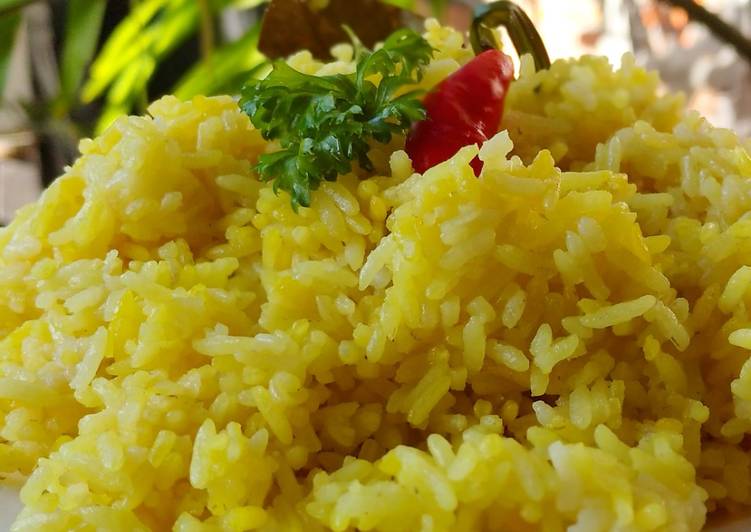 Nasi kuning Rice cooker