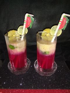 कीवी रोज़ मोजितो (Kiwi Rose Mojito recipe in Hindi) रेसिपी मुख्य फोटो