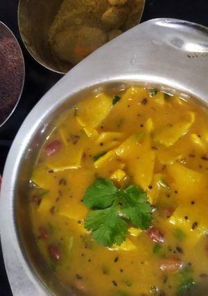 દાળ ઢોકળી (Dal Dhokli Recipe In Gujarati) રેસીપી મુખ્ય ફોટો