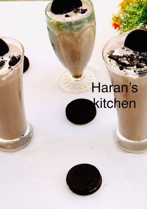A picture of Oreo milk shake.