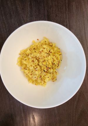 A picture of Turmeric Three-Color Quinoa Rice.