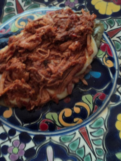 Una foto de Birria de cerdo o puerco adobada las Correa