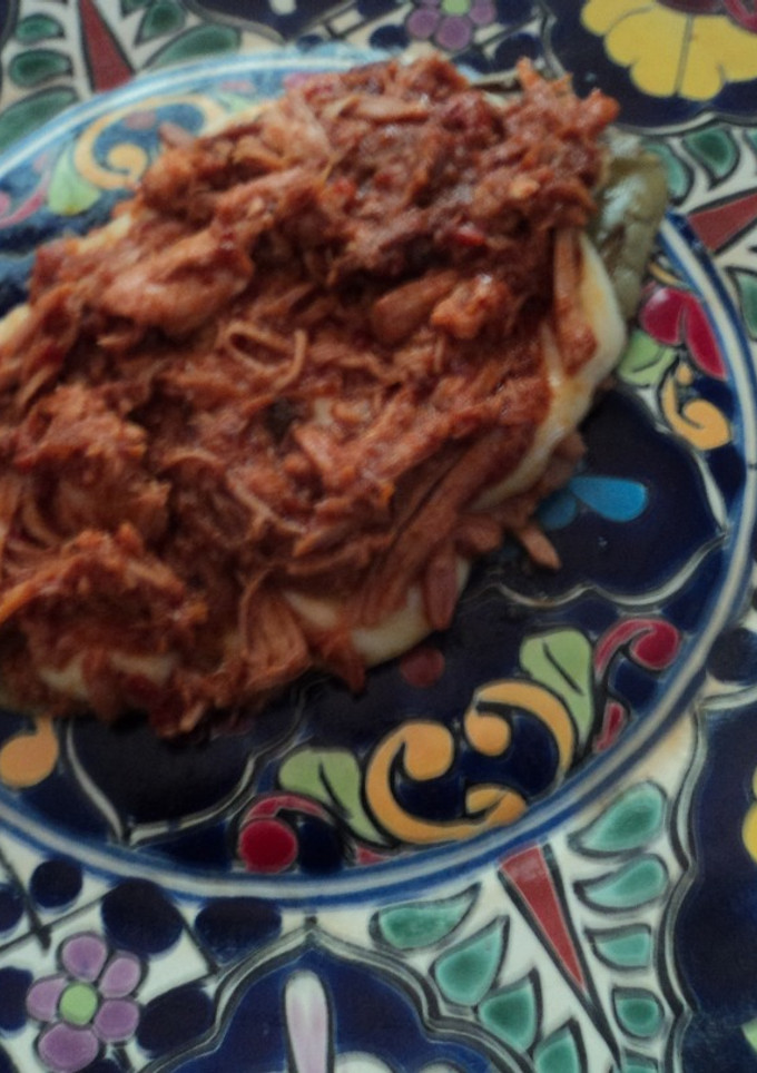 Una foto de Birria de cerdo o puerco adobada las Correa