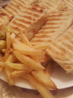 صورة لوصفة سندوتشات شاورما الدجاج بالرقاق الطري