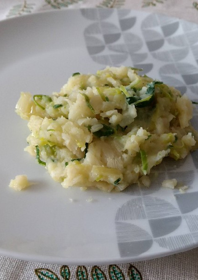 A picture of Smashed Parsnips and Potatoes Puree.