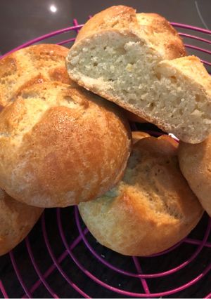 Una foto de Bollitos de brioche sin gluten y sin lactosa en panificadora y horno