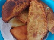 Una foto de empanadas de choclo