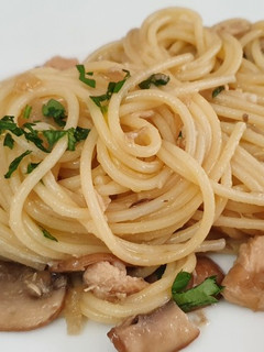 Una foto de Spaghetti Tonno e Funghi