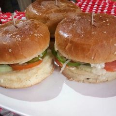 A picture of Cheese Burgar.