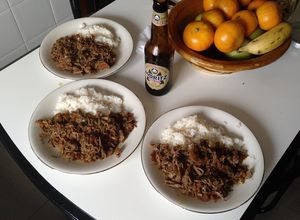 Una foto de Ropa Vieja Cubana [CrockPot]