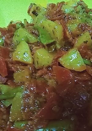 A picture of ALU gajar matar meithe,.