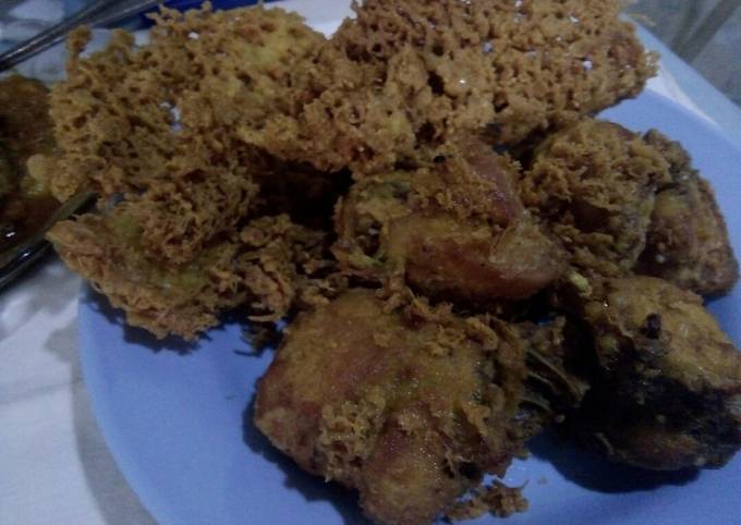 Ayam goreng kremes