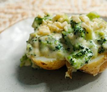 Without Fail Serving Recipe Baked potato with classic broccoli cheddar sauce Most Delicious