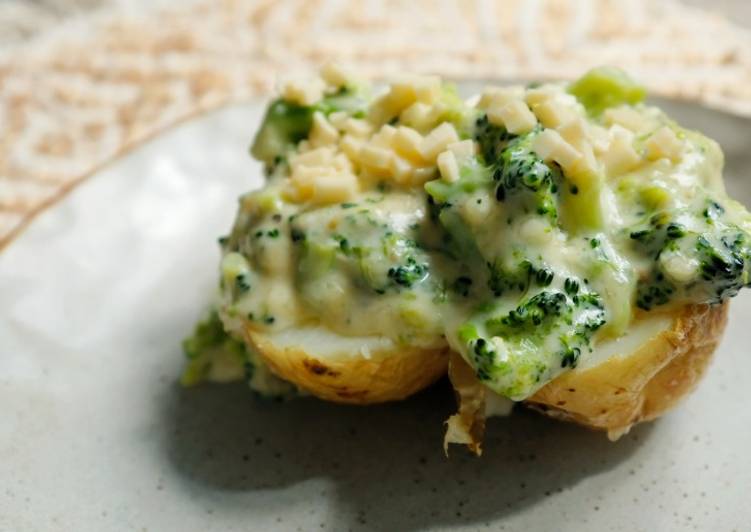 Recipe of Perfect Baked potato with classic broccoli cheddar sauce