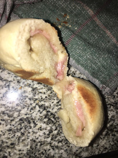 Una foto de Pancitos rellenos con jamón y queso