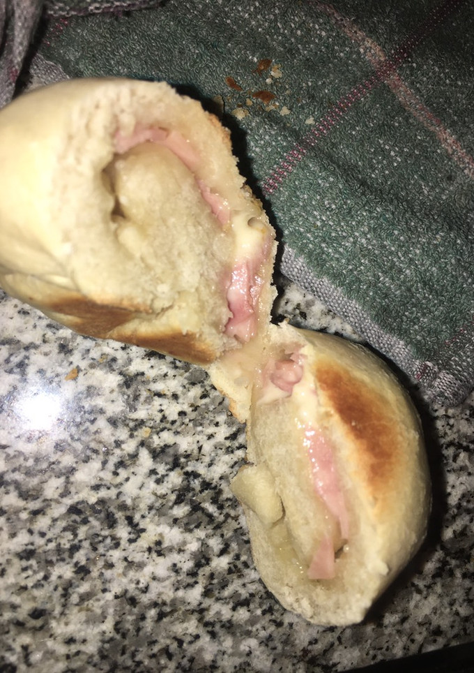 Una foto de Pancitos rellenos con jamón y queso