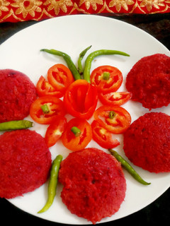 A picture of Tomato Idli.