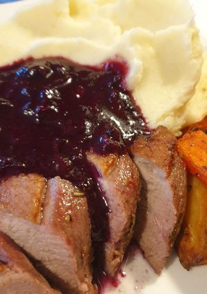 Kacsamell vörösboros áfonyaszósszal recept fotója