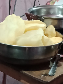 লুচি (Luchi recipe in Bengali) রেসিপির প্রধান ছবি