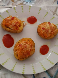 Una foto de Patatas rellenas de beicon ahumado