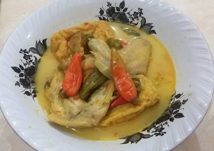 Kare ayam pedas
